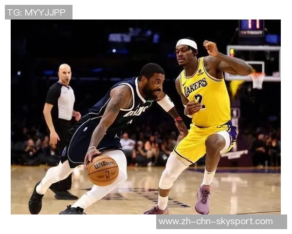 拉拉维亚称赞范德比尔特防守表现为球队奠定坚实基础