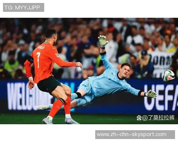 C罗再度破门激励球队向胜利迈进葡萄牙加油冲击目标 C罗再度破门激励球队向胜利迈进葡萄牙加油冲击目标