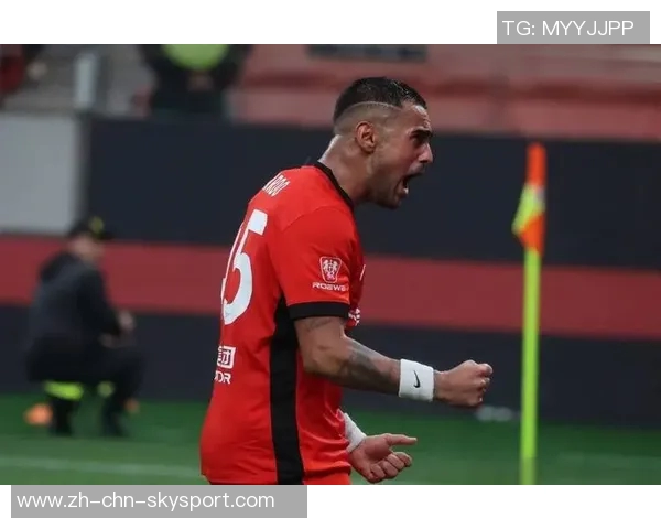 刘闻超带队海港在教学赛中以4-3逆转取胜莱昂纳多梅开二度助力球队