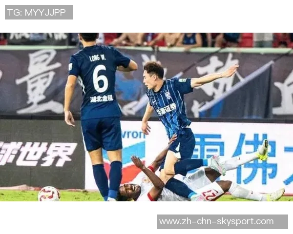 武汉三镇只需一胜即可确保保级优势领先降级区7分剩余三轮赛程紧迫 武汉三镇只需一胜即可确保保级优势领先降级区7分剩余三轮赛程紧迫