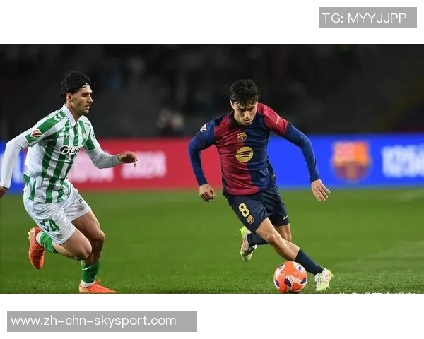 梅西助攻佩德里内切破门精彩瞬间左脚低射精准入网