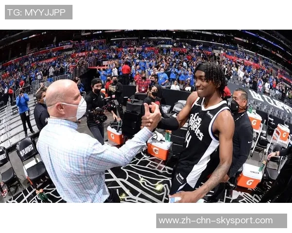 曼恩表现出色全队最高得分21分6篮板助球队奋战难阻失利之路 曼恩表现出色全队最高得分21分6篮板助球队奋战难阻失利之路